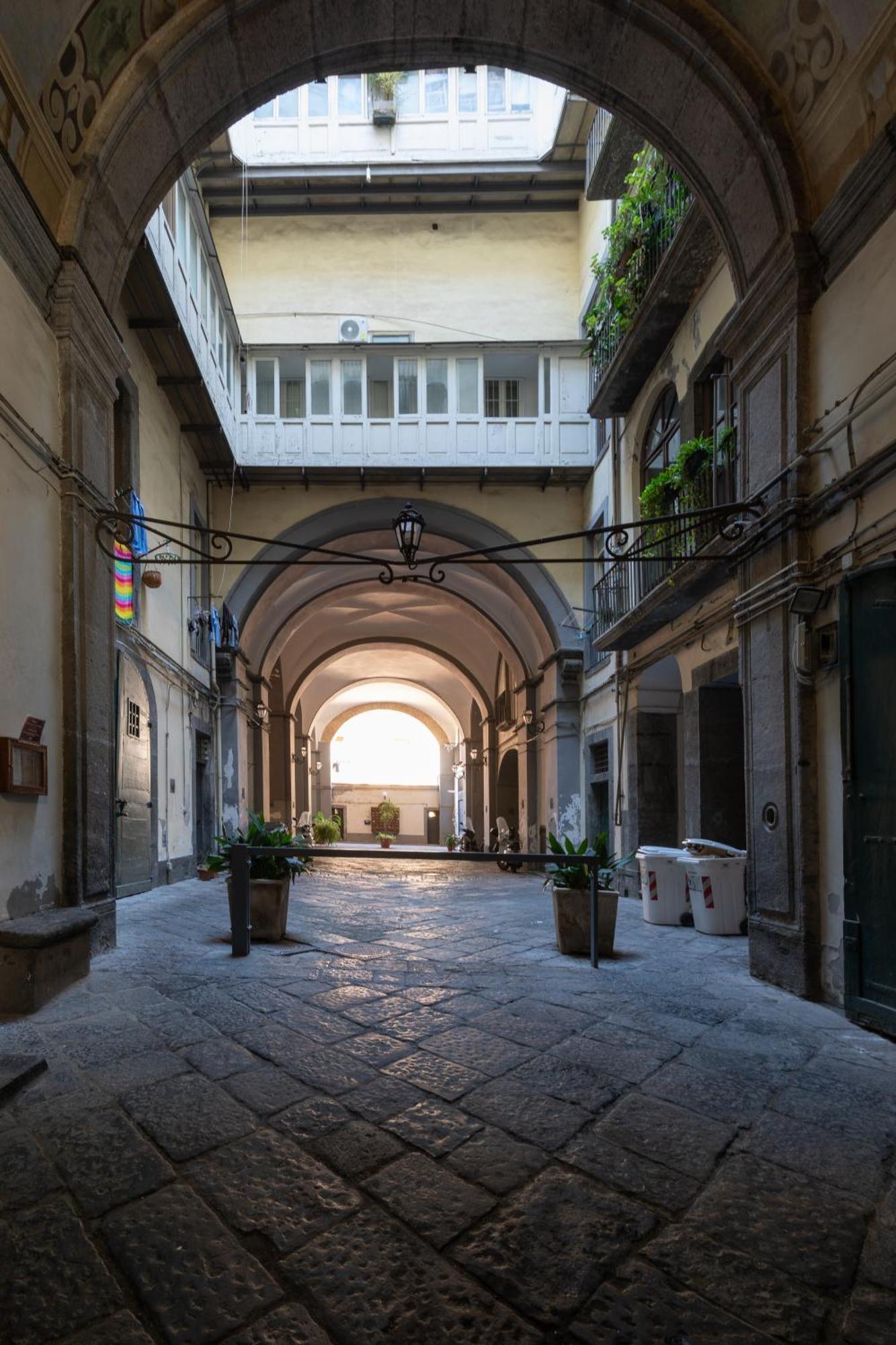 Residenza Principe Di Carafa Hotell Neapel Exteriör bild